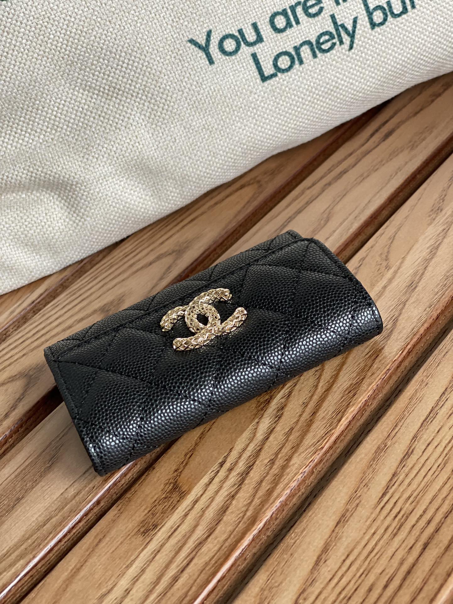 cc スモールウォレット 11cm ブラックキャビア ライトゴールド金具