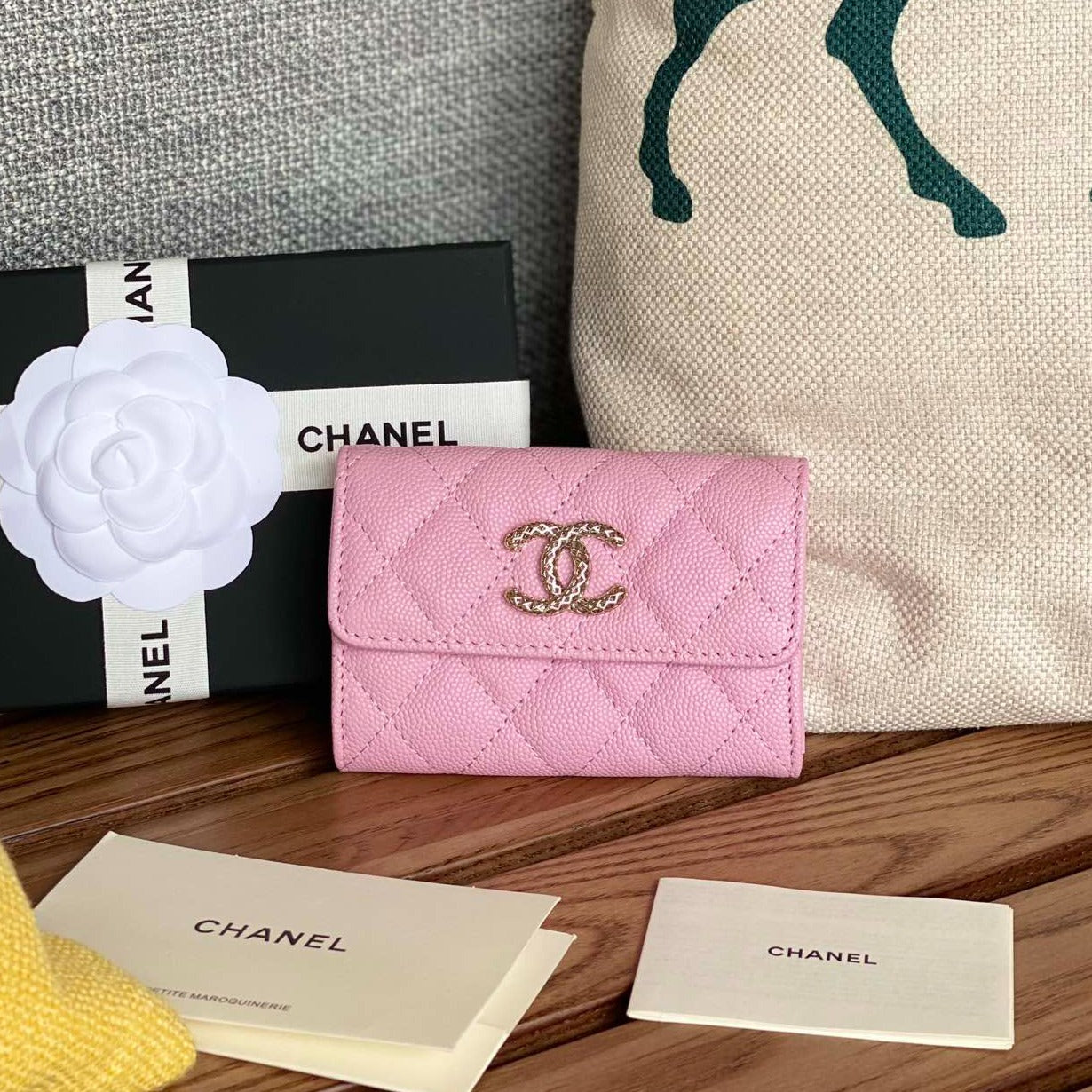 petit portefeuille CC 11 cm rose caviar matériel doré clair