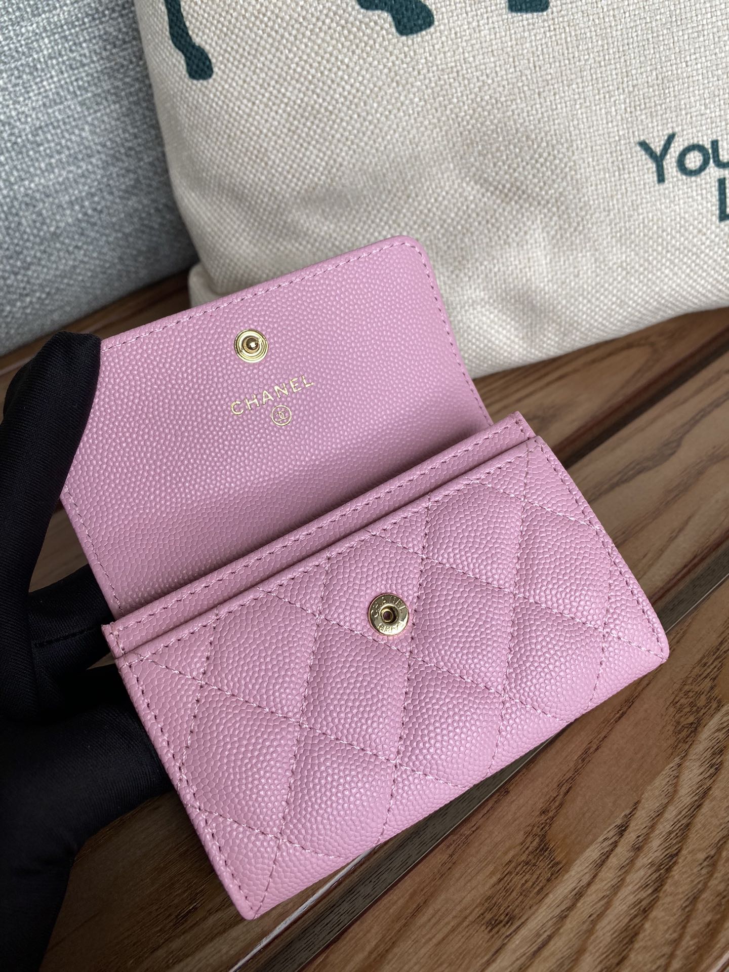 petit portefeuille CC 11 cm rose caviar matériel doré clair