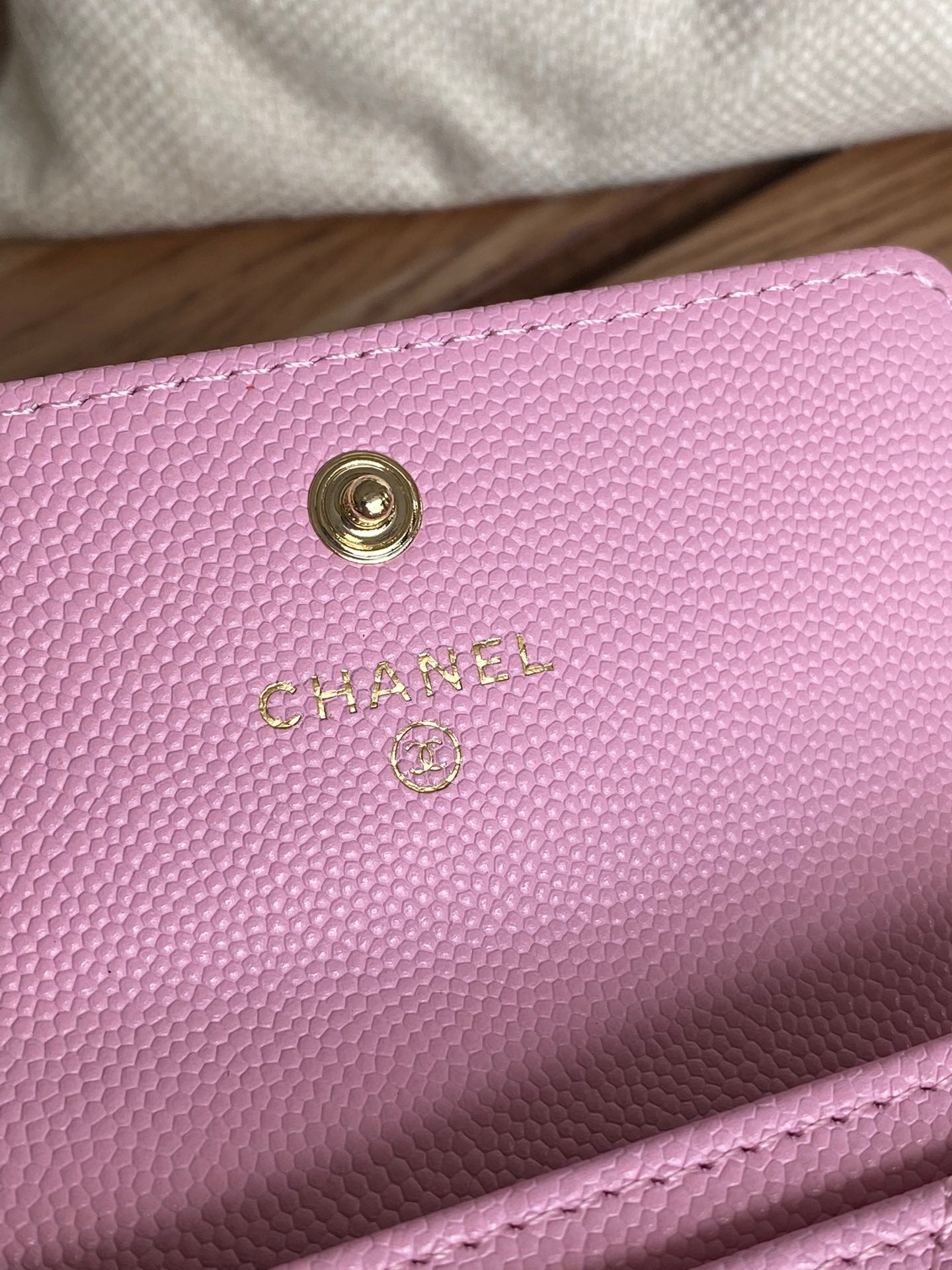 petit portefeuille CC 11 cm rose caviar matériel doré clair