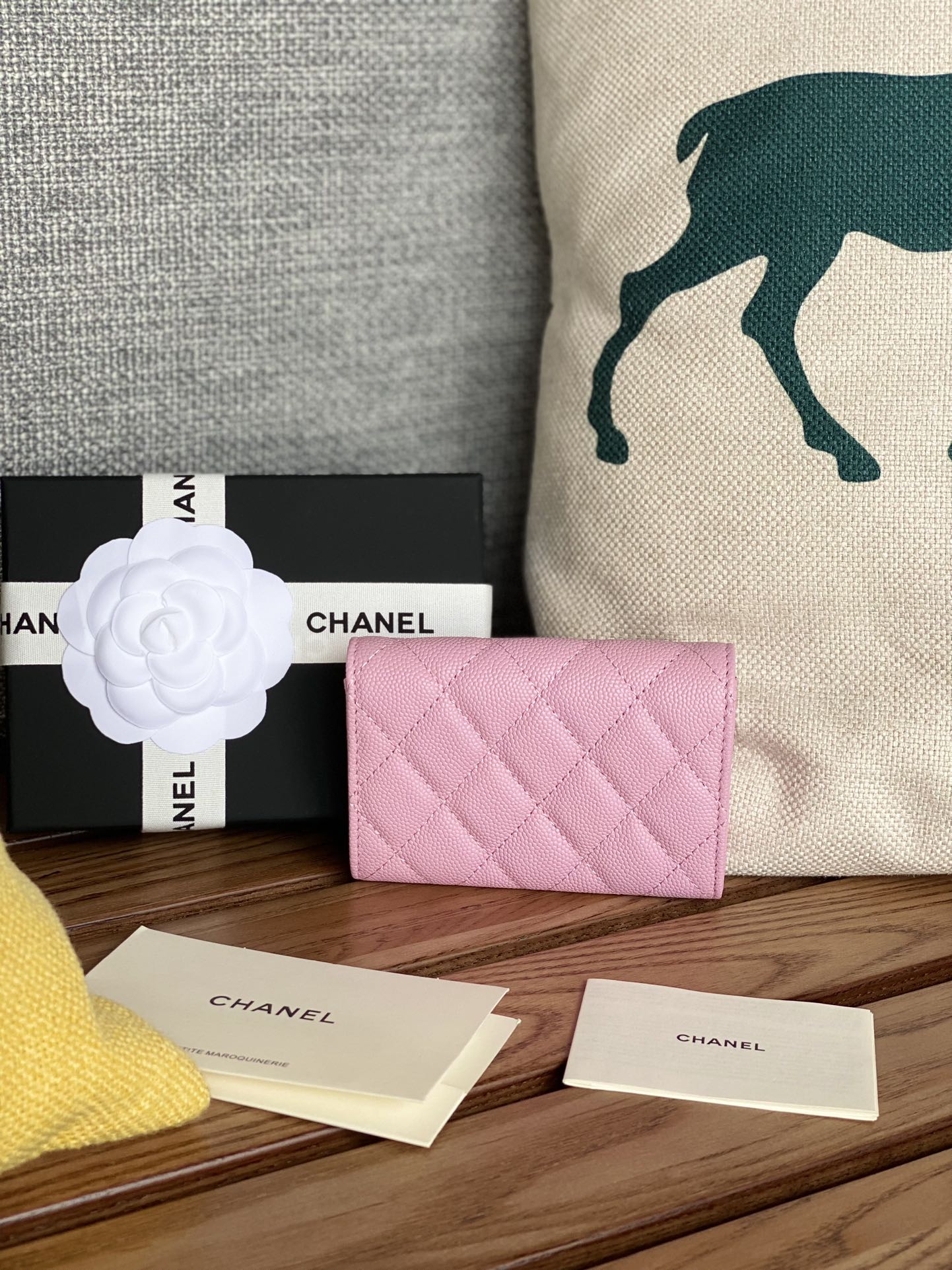 petit portefeuille CC 11 cm rose caviar matériel doré clair