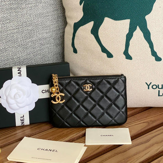 Portefeuille zippé CC 14 cm en cuir d'agneau noir et métal doré