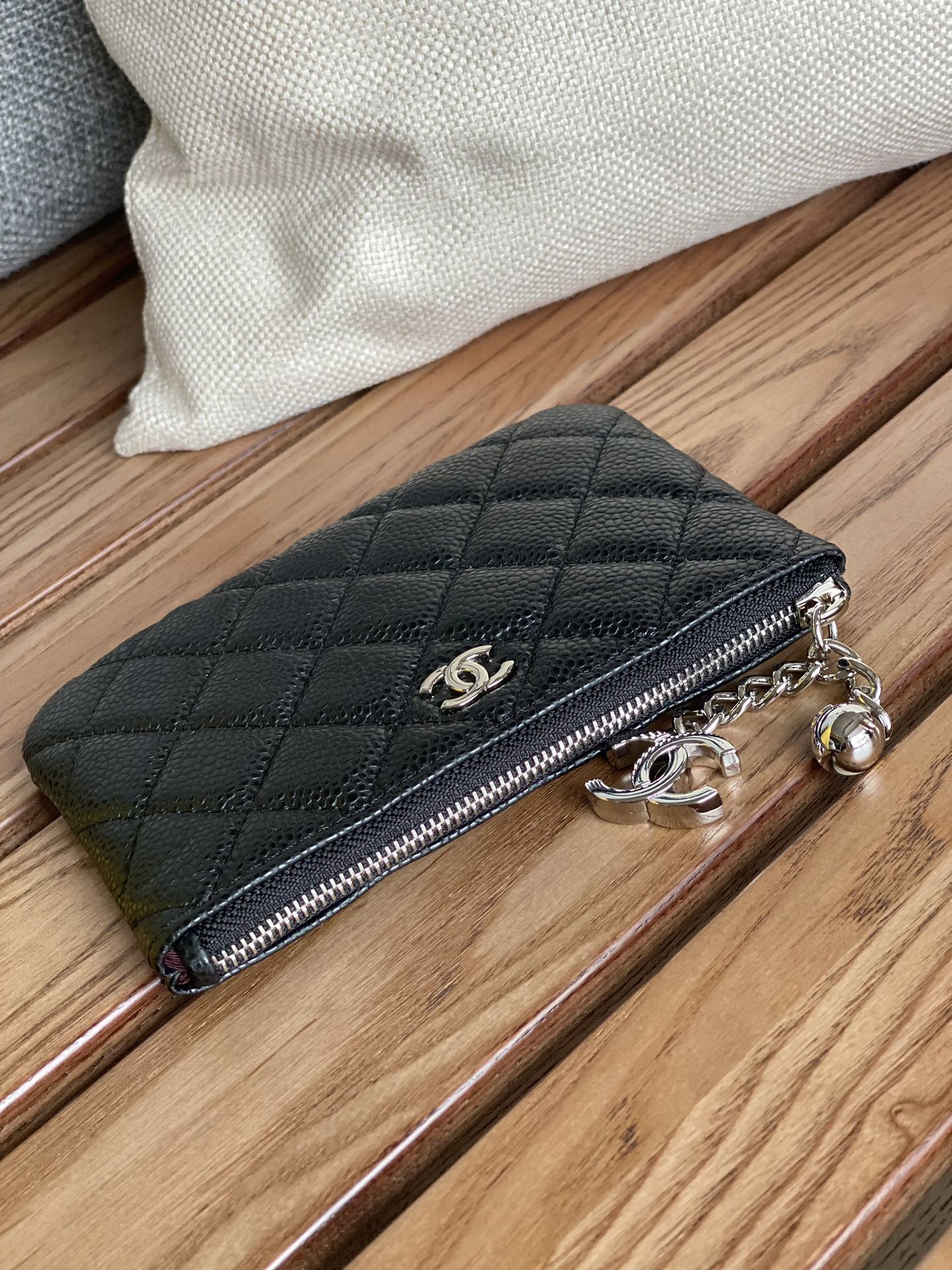 Portefeuille zippé CC 14 cm noir caviar matériel argenté