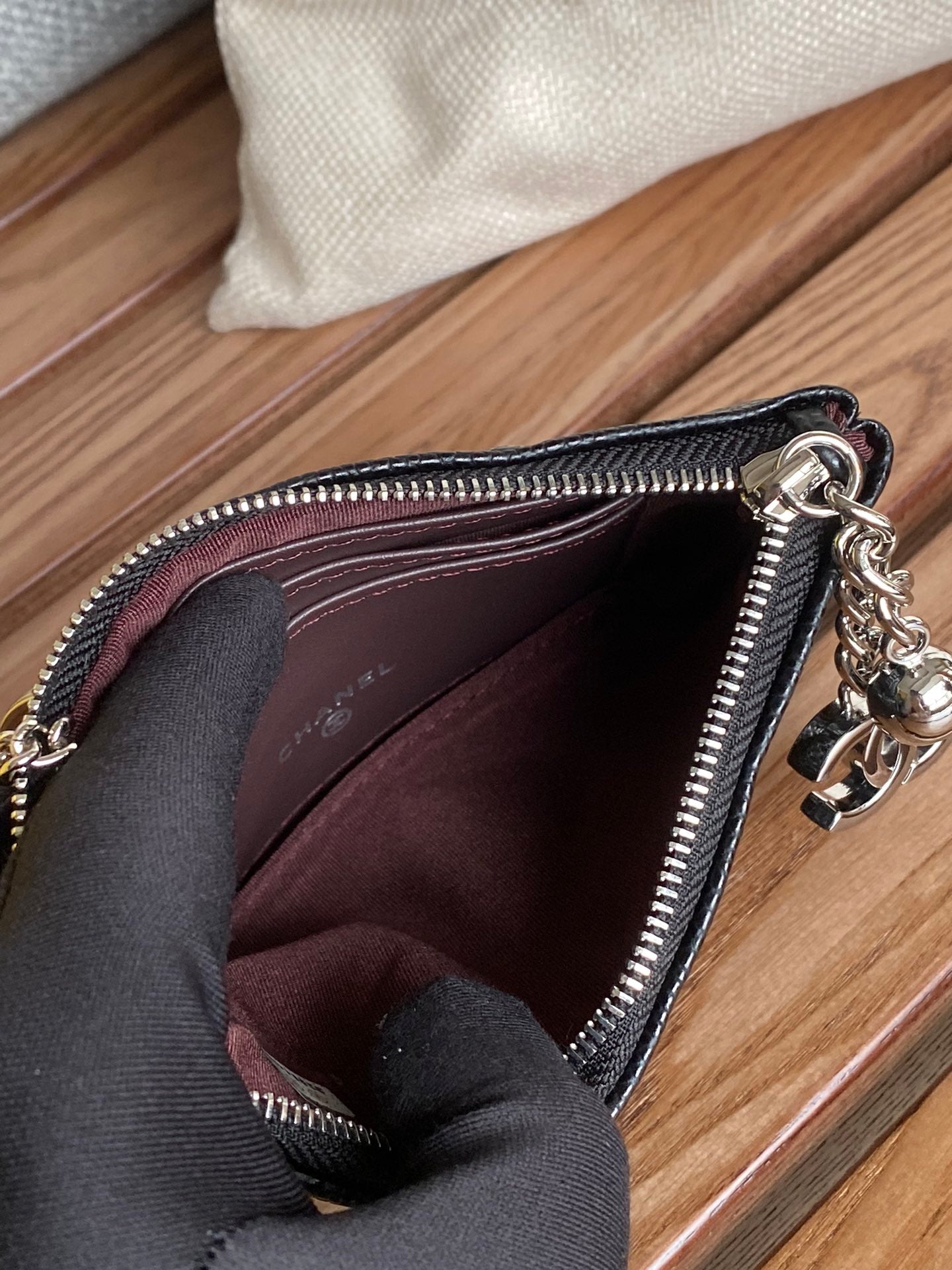 Portefeuille zippé CC 14 cm noir caviar matériel argenté
