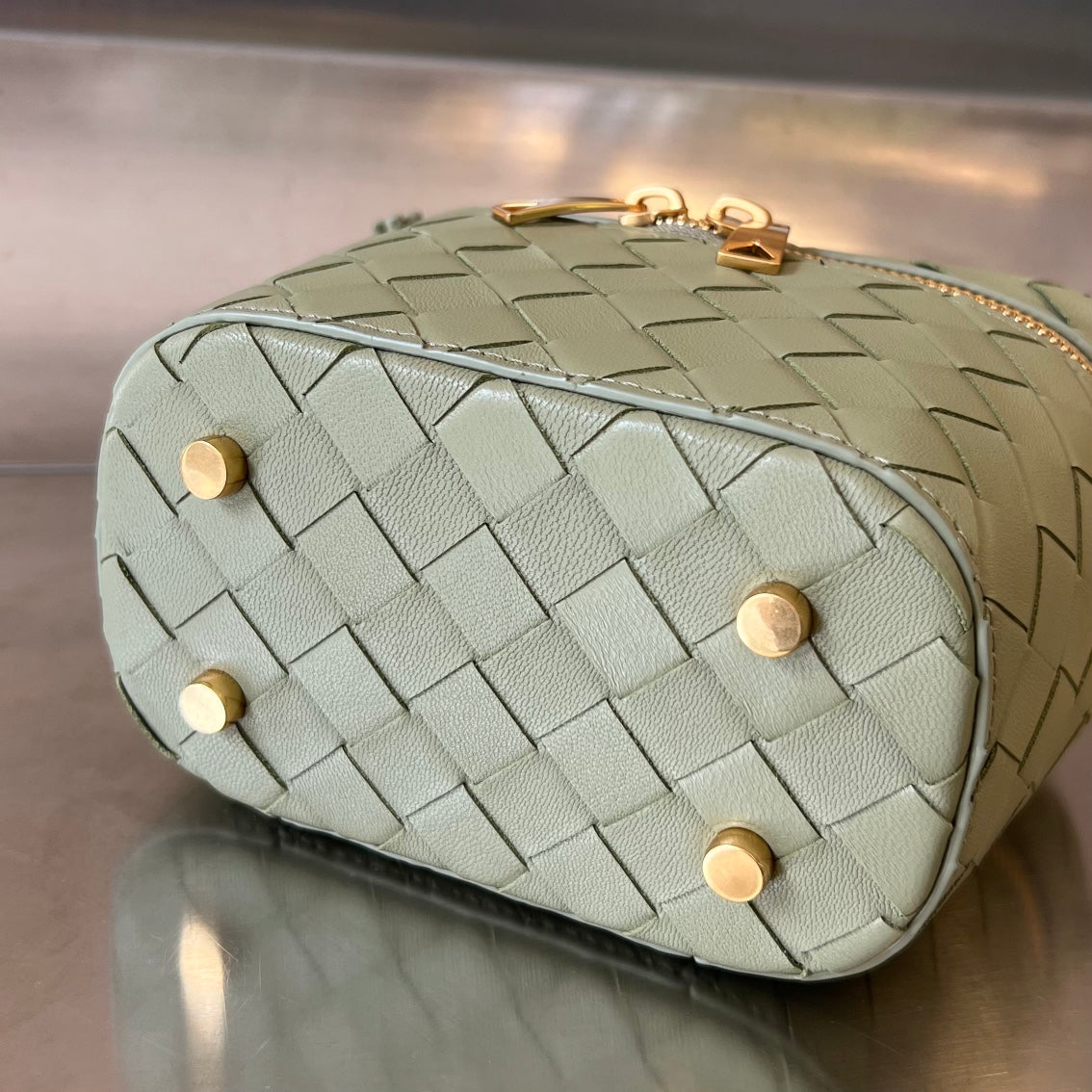 MINI VANITY CASE 18 EN CUIR D'AGNEAU VERT OLIVE