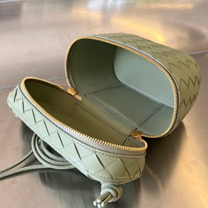 MINI VANITY CASE 18 EN CUIR D'AGNEAU VERT OLIVE