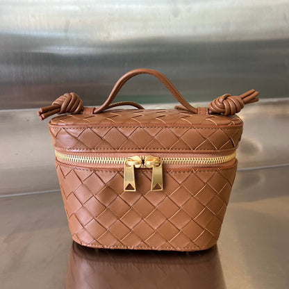 MINI TROUSSE DE VANITY 18 EN CUIR D'AGNEAU MARRON CANNELLE