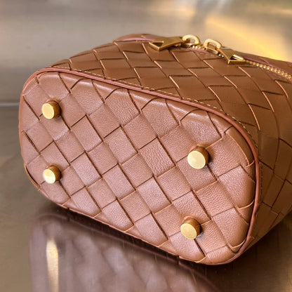 MINI TROUSSE DE VANITY 18 EN CUIR D'AGNEAU MARRON CANNELLE