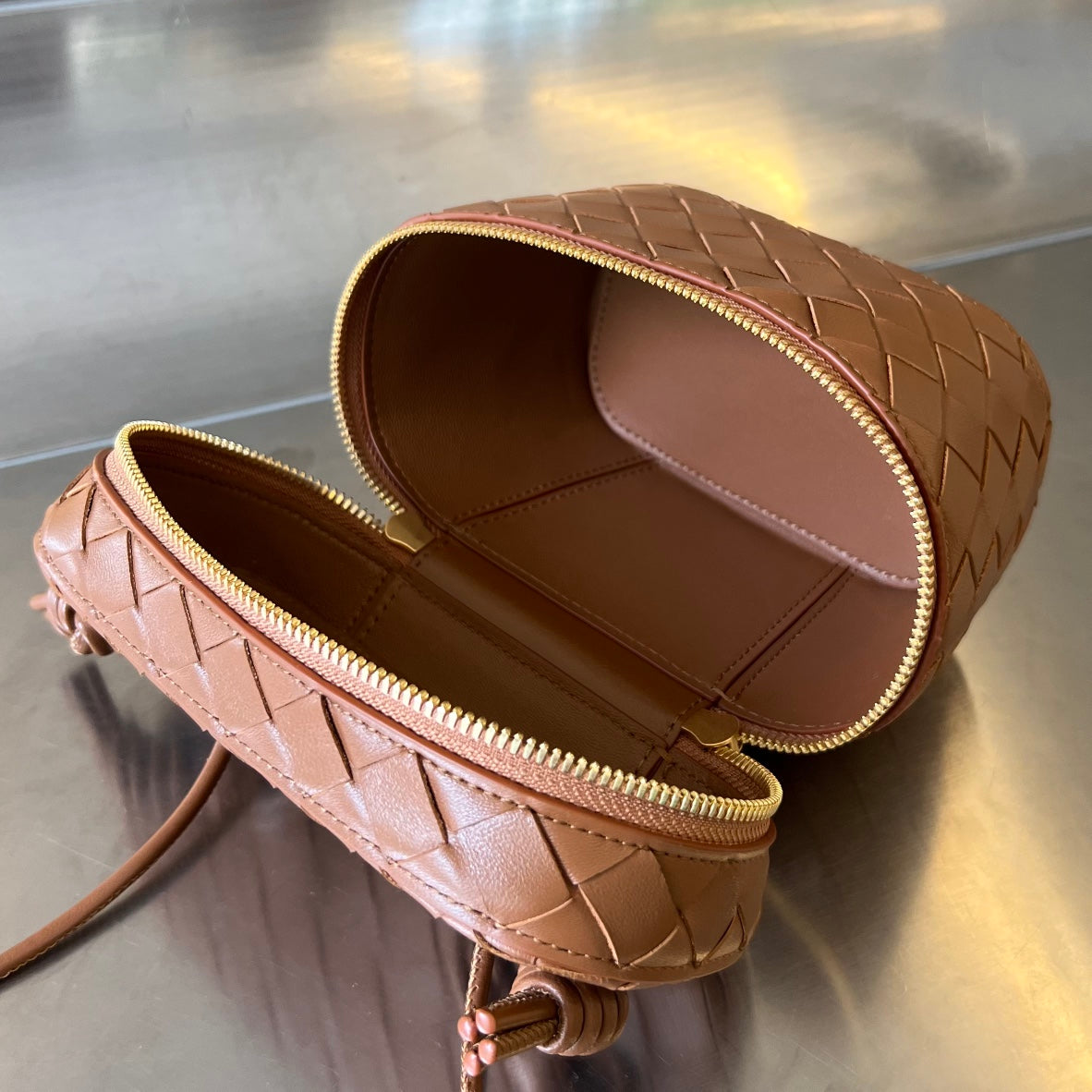 MINI TROUSSE DE VANITY 18 EN CUIR D'AGNEAU MARRON CANNELLE