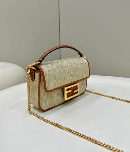 SAC BAGUETTE FENDI 19 EN TOILE JAUNE DE LIN AVEC QUINCAILLERIE DORÉ