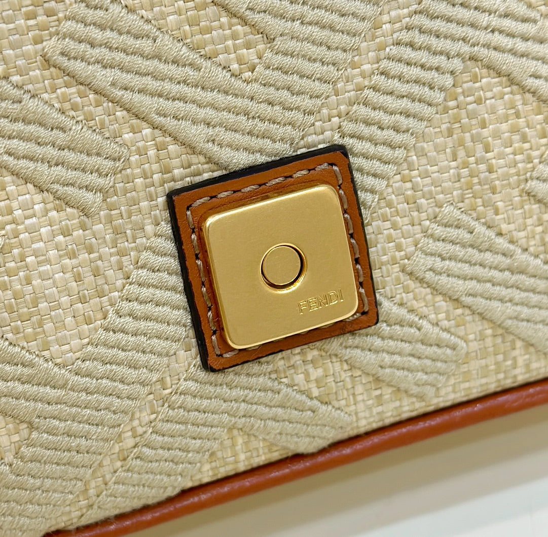 SAC BAGUETTE FENDI 19 EN TOILE JAUNE DE LIN AVEC QUINCAILLERIE DORÉ