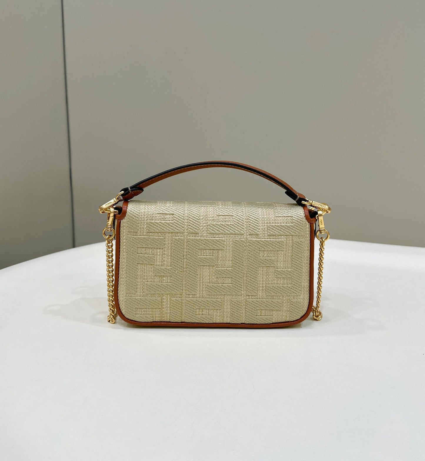 SAC BAGUETTE FENDI 19 EN TOILE JAUNE DE LIN AVEC QUINCAILLERIE DORÉ