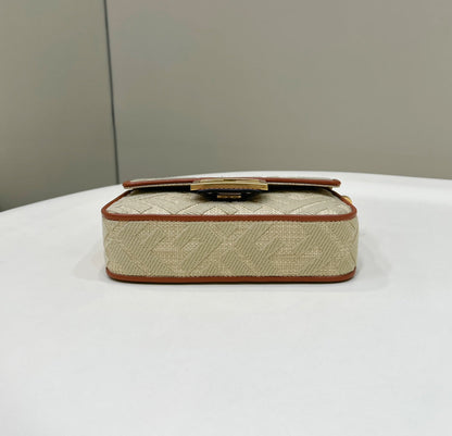 SAC BAGUETTE FENDI 19 EN TOILE JAUNE DE LIN AVEC QUINCAILLERIE DORÉ