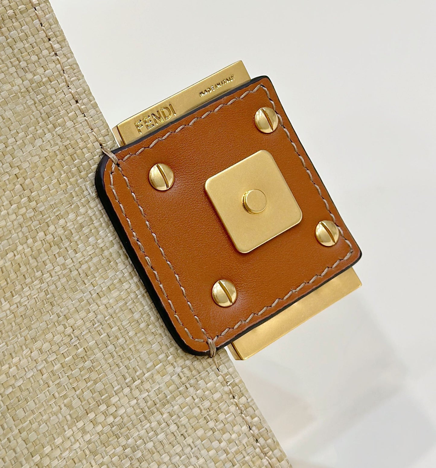 SAC BAGUETTE FENDI 19 EN TOILE JAUNE DE LIN AVEC QUINCAILLERIE DORÉ