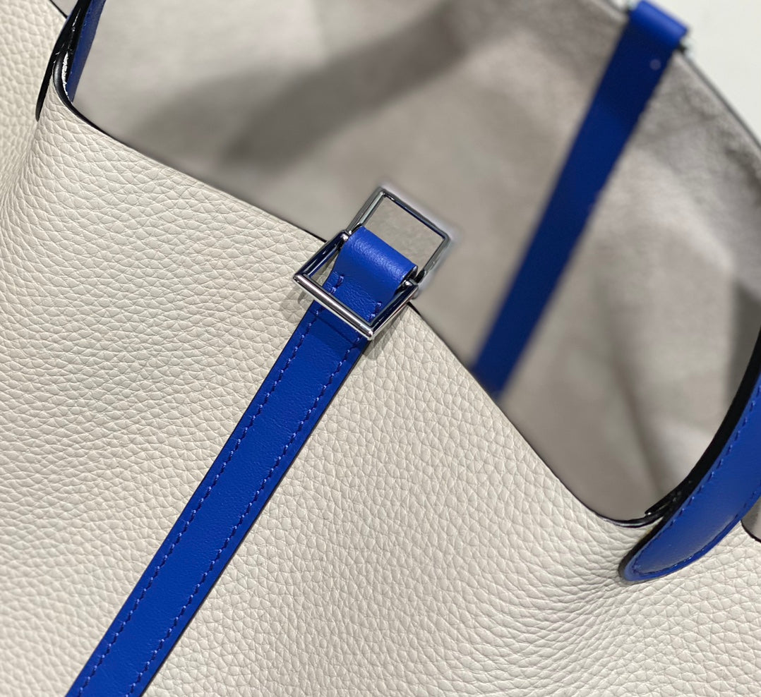 HM PICOTIN LOCK 22 CUIR TOGO BLANC ET COBALT