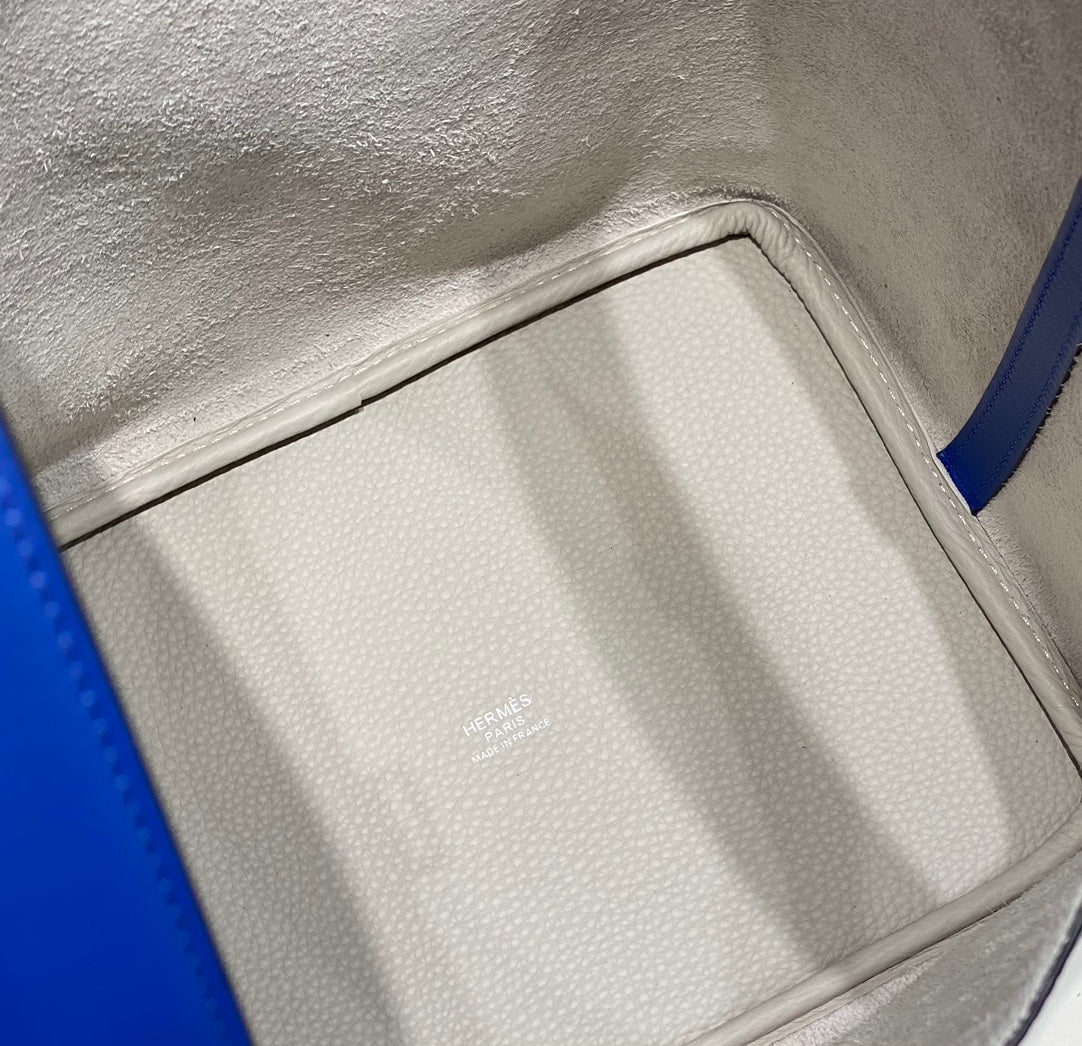 HM PICOTIN LOCK 22 CUIR TOGO BLANC ET COBALT