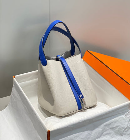 HM PICOTIN LOCK 22 CUIR TOGO BLANC ET COBALT