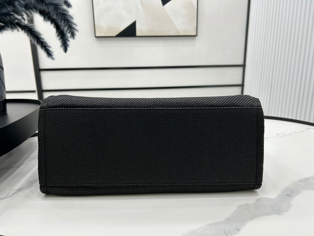 Sac CC Deauville en tweed, cuir noir, accessoires dorés, 24