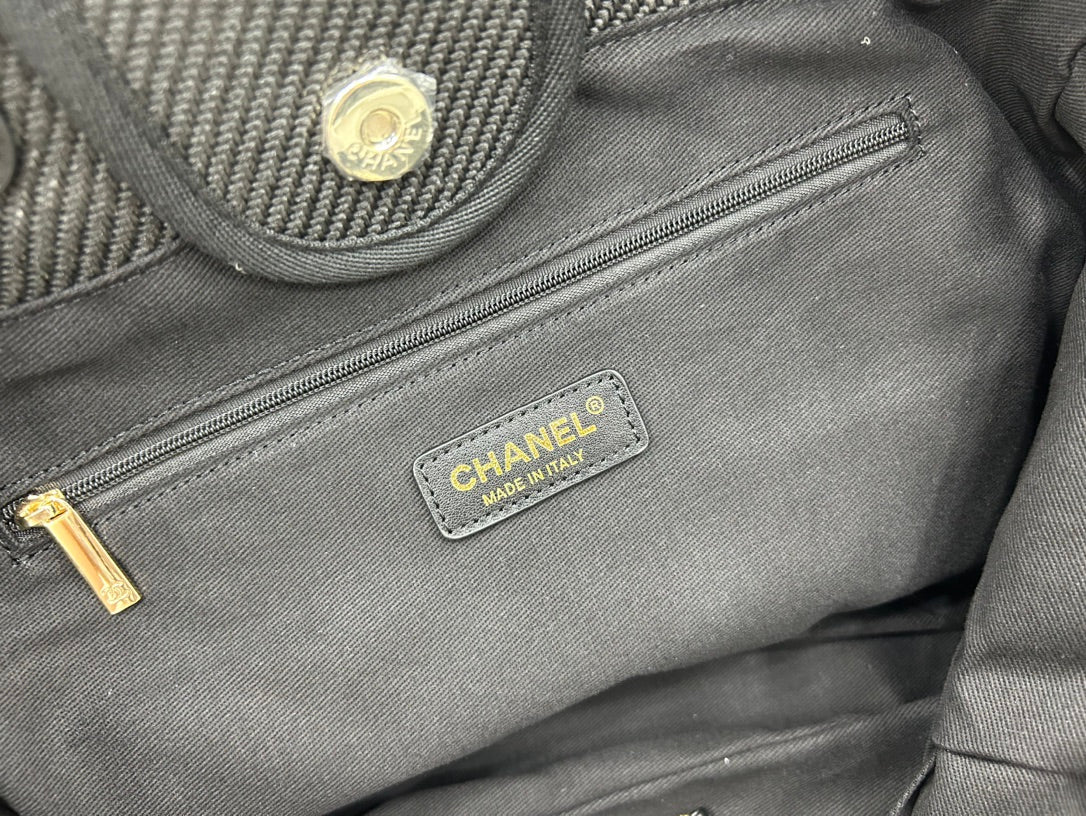 Sac CC Deauville en tweed, cuir noir, accessoires dorés, 24