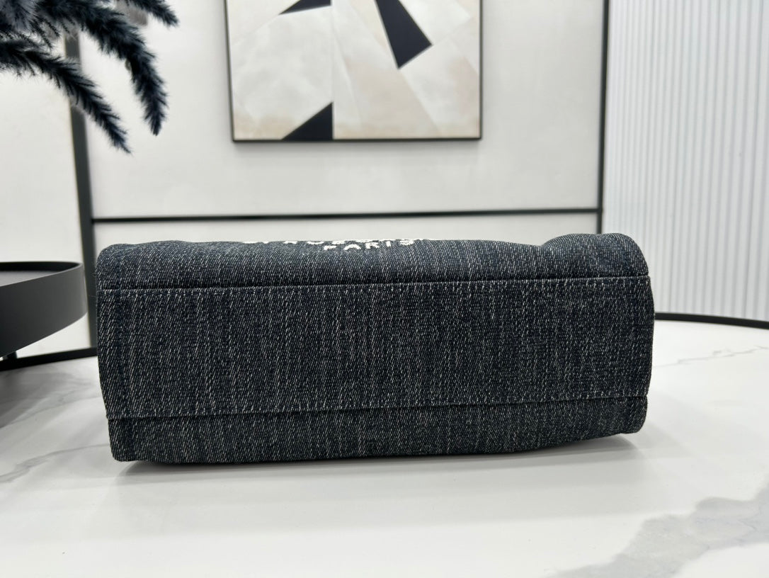 Sac CC Deauville en tweed 33 x 24 x 14,5 cm Cuir noir Ferrures dorées 27