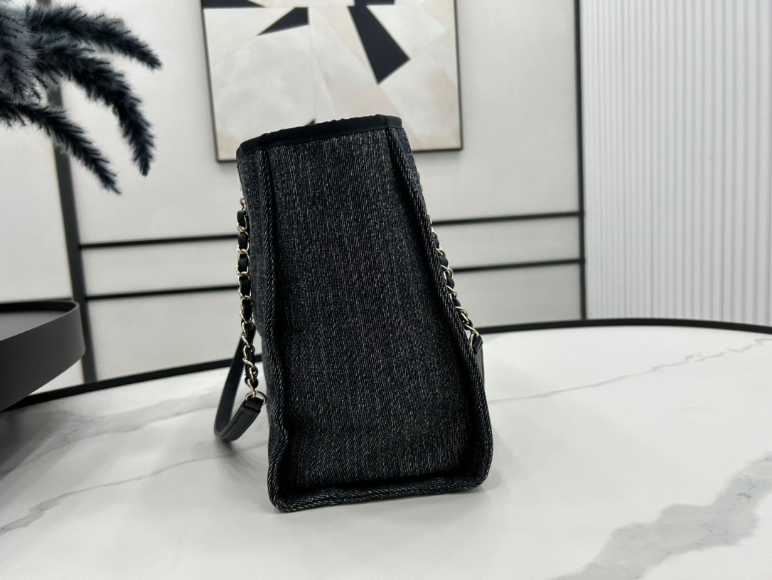 Sac CC Deauville en tweed 33 x 24 x 14,5 cm Cuir noir Ferrures dorées 27