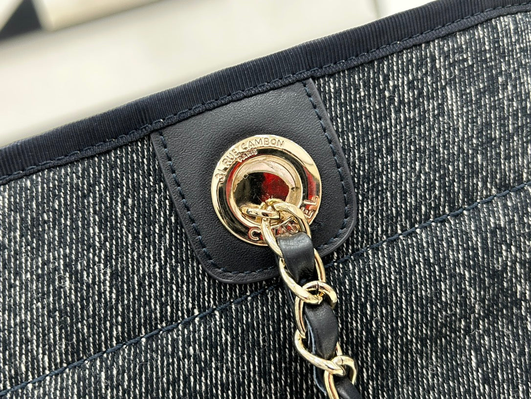 Sac CC Deauville en tweed 33 x 24 x 14,5 cm Cuir noir Ferrures dorées 27
