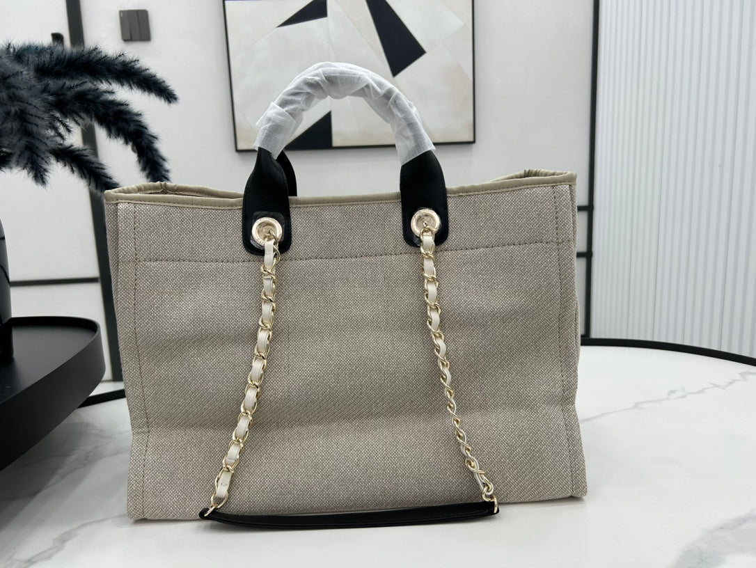 Sac CC Deauville en tweed, cuir noir, accessoires dorés, taille 34