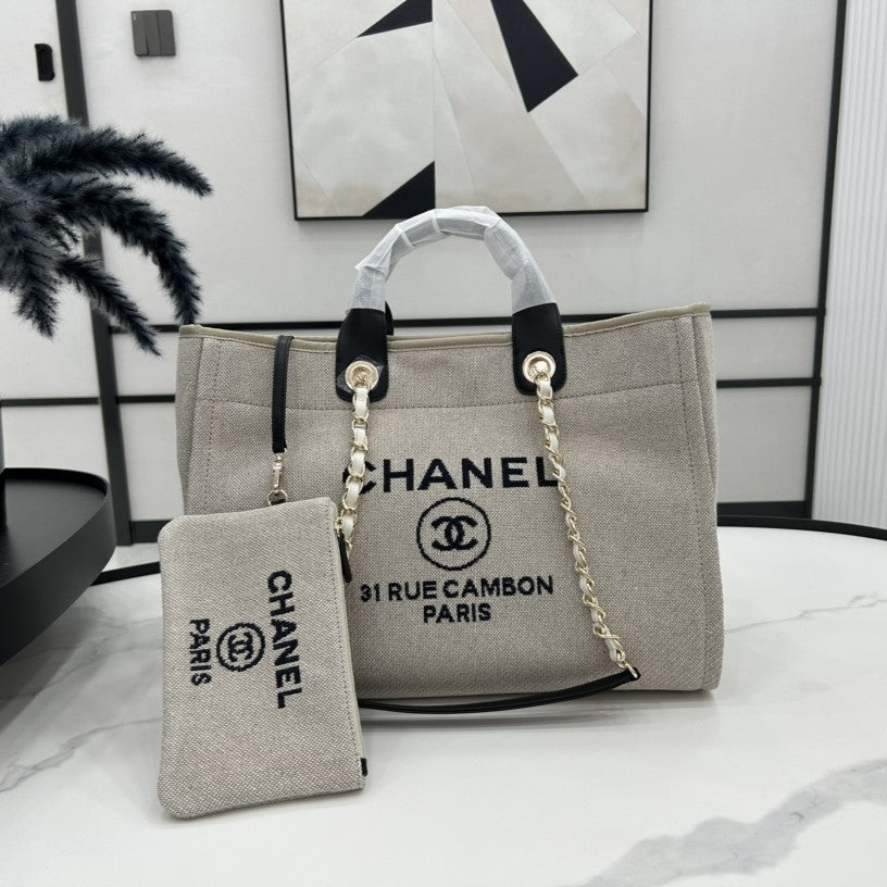 Sac CC Deauville en tweed, cuir noir, accessoires dorés, taille 34