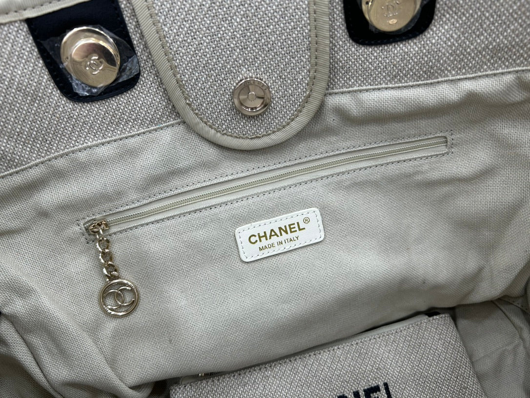 Sac CC Deauville en tweed, cuir noir, accessoires dorés, taille 34
