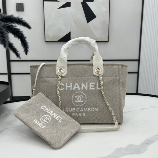 Sac CC Deauville en tweed 33 x 26 x 15,5 cm Cuir blanc Ferrures dorées 29