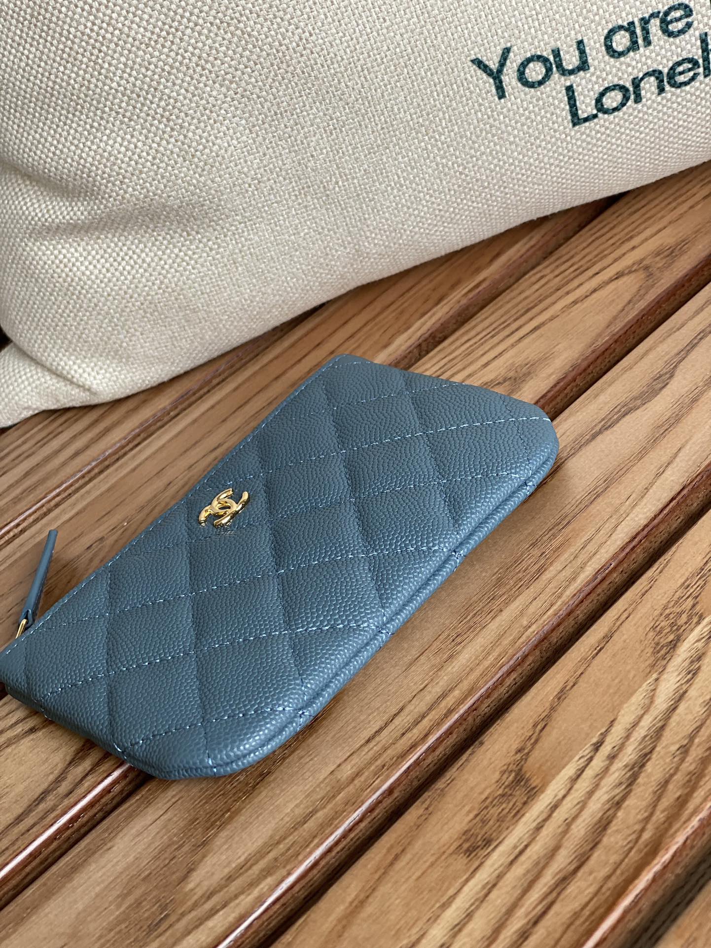 cc ジップウォレット 15 ダーククラウドブルー キャビアゴールド金具