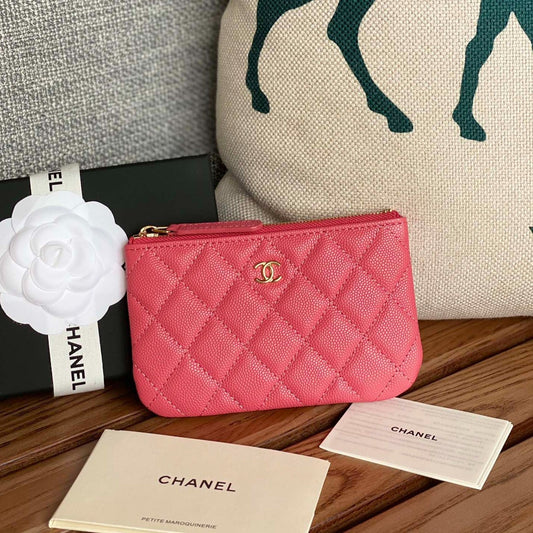 Portefeuille zippé CC 15 en cuir caviar rose foncé et matériel doré