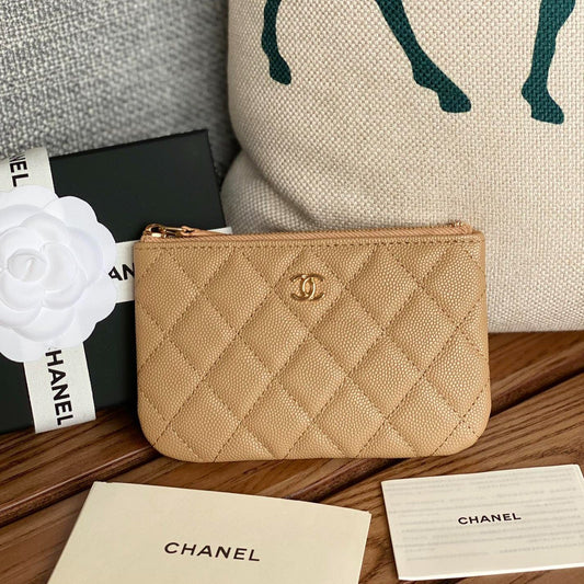 Portefeuille zippé CC 15 beige caviar matériel doré