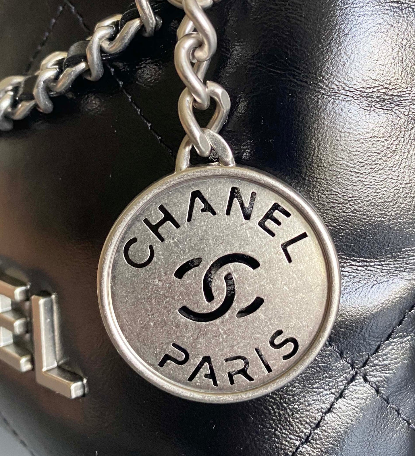 CC HOBO MINI 20CM EN CUIR D'AGNEAU NOIR SHW