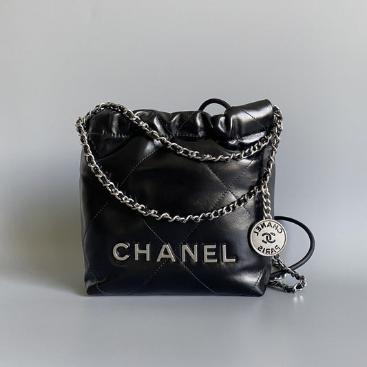 CC HOBO MINI 20CM EN CUIR D'AGNEAU NOIR SHW