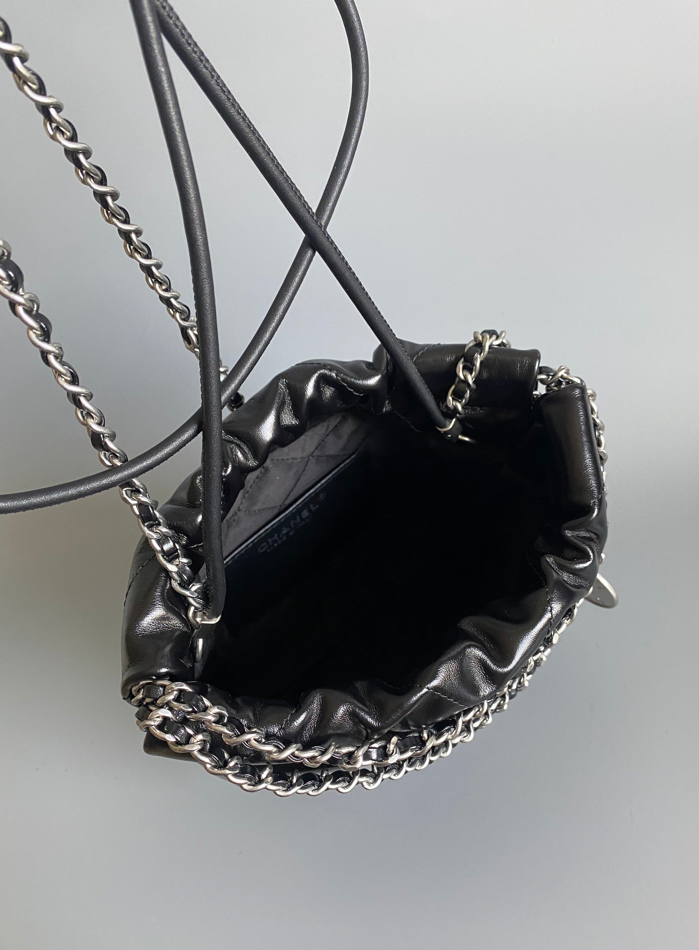 CC HOBO MINI 20CM EN CUIR D'AGNEAU NOIR SHW