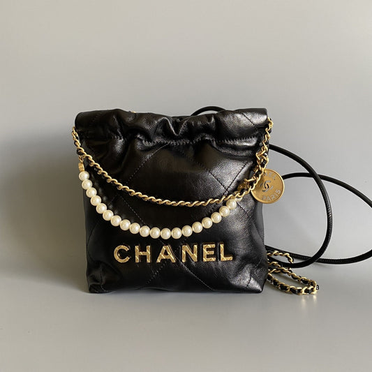 CC HOBO MINI 20CM CUIR D'AGNEAU NOIR CHAÎNE DE PERLES GHW
