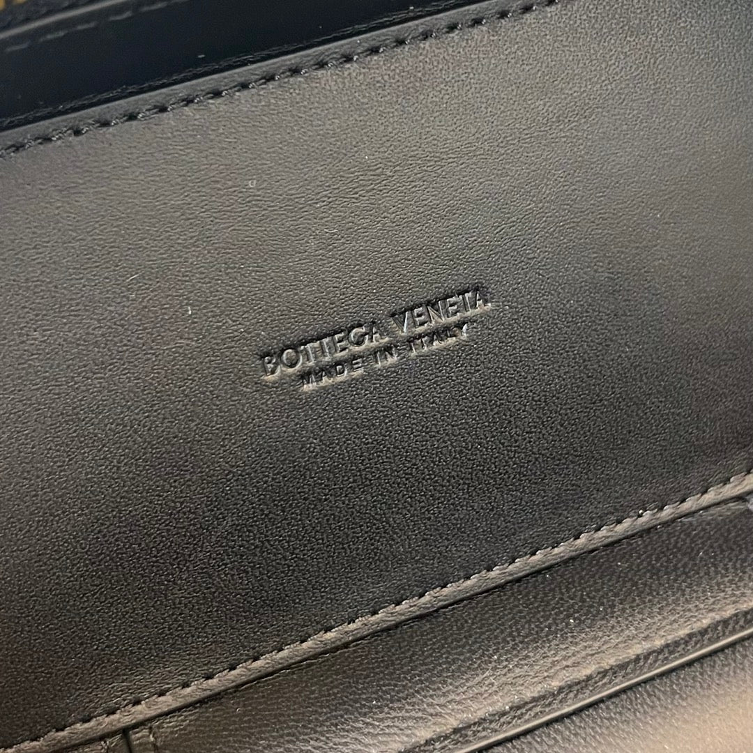 MINI VANITY CASE 18 EN CUIR D'AGNEAU NOIR
