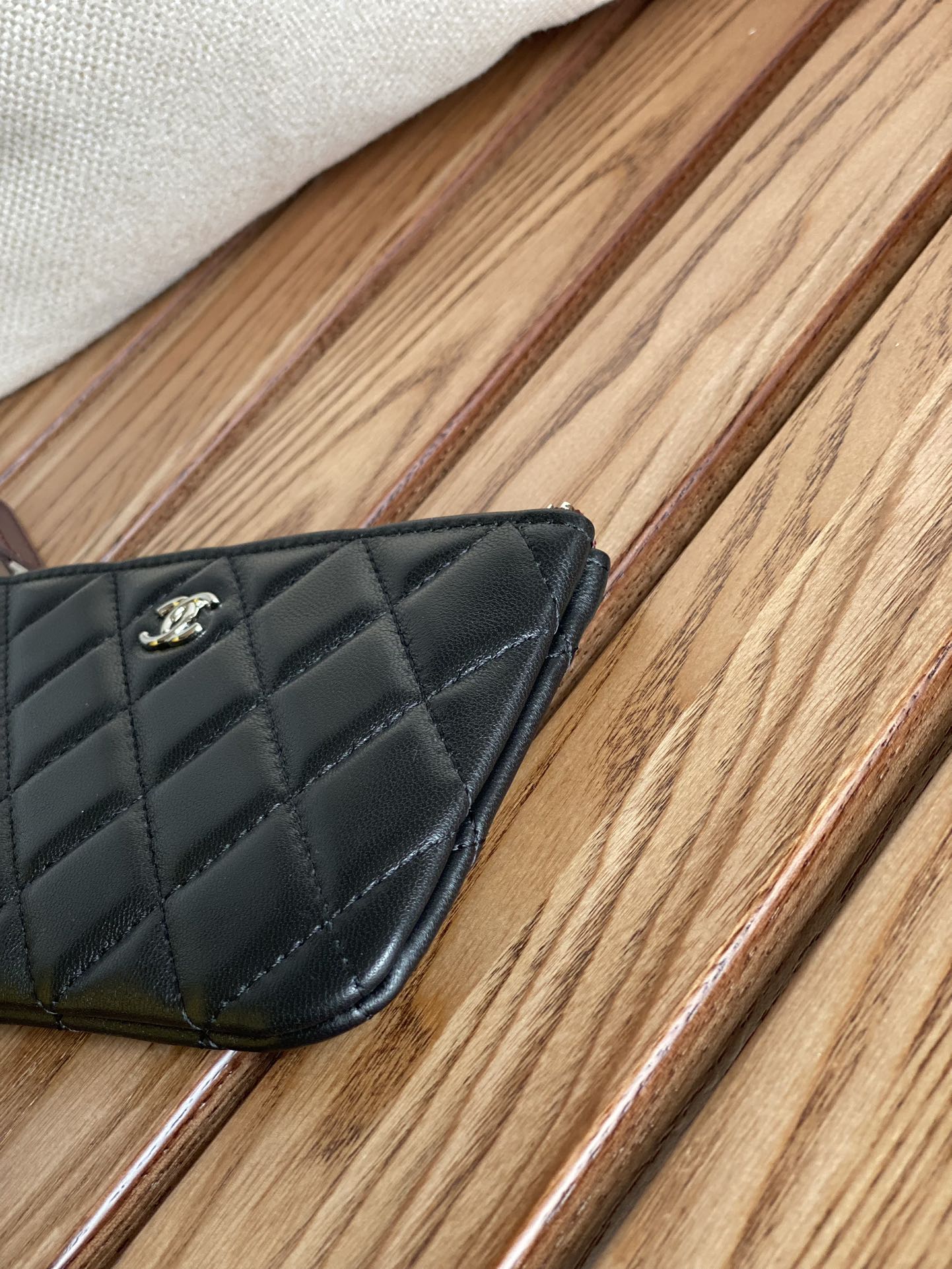 cc ジップウォレット 15 ブラック ラムスキン シルバー金具