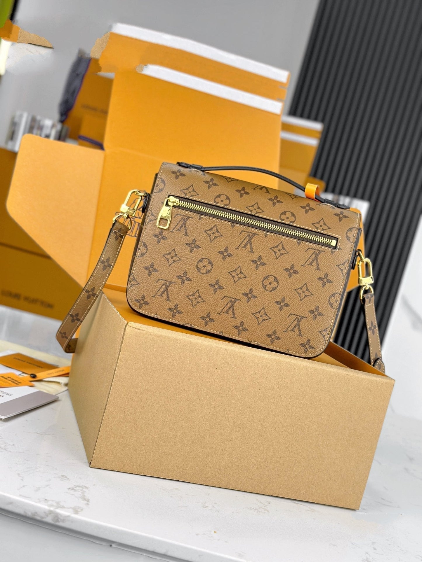 LV ポシェット メティス ブラウンミックス ジンジャーブラウン モノグラム リバース キャンバス 204264