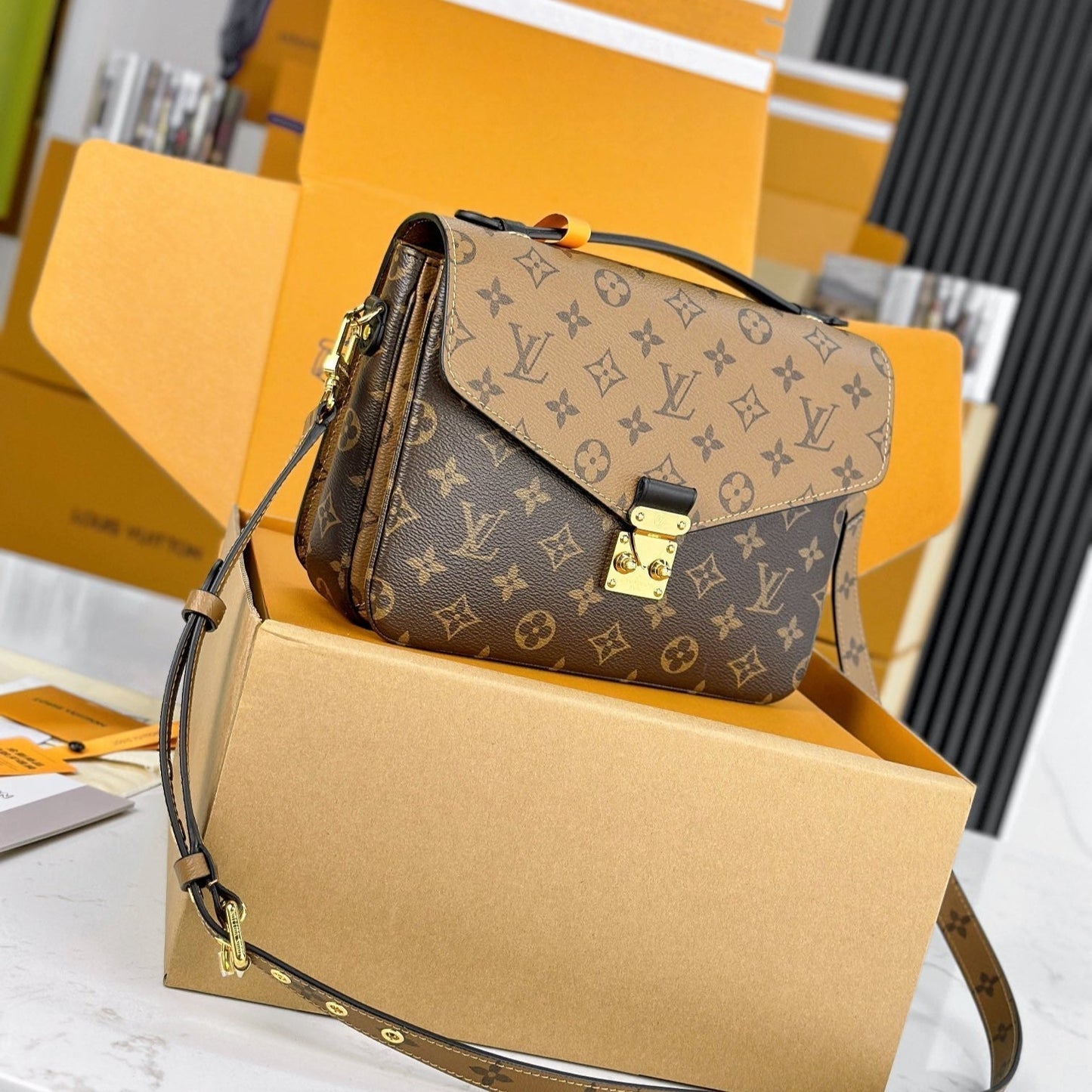 LV ポシェット メティス ブラウンミックス ジンジャーブラウン モノグラム リバース キャンバス 204264