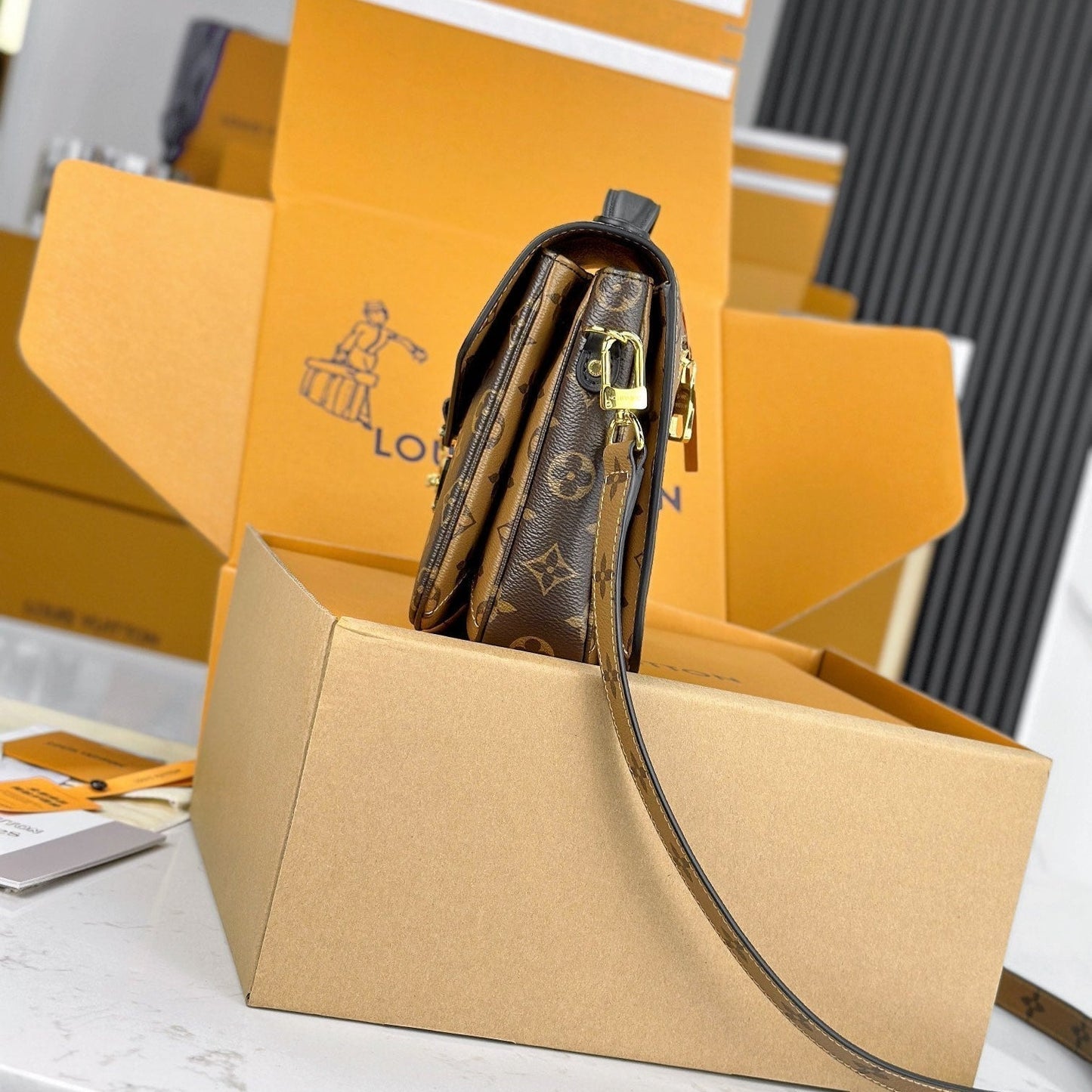 LV ポシェット メティス ブラウンミックス ジンジャーブラウン モノグラム リバース キャンバス 204264