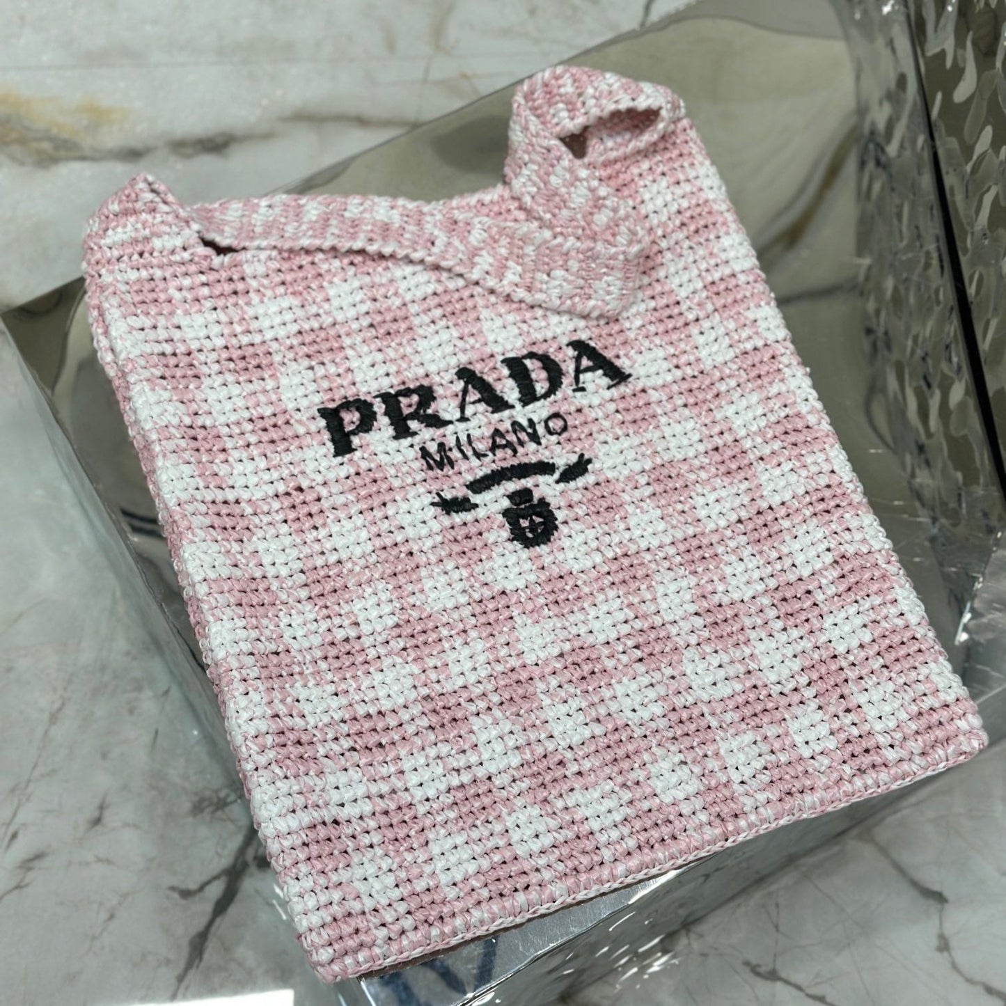 GRAND SAC CABAS 45 EN RAPHIA TISSÉ ROSE, BLANC ET NOIR