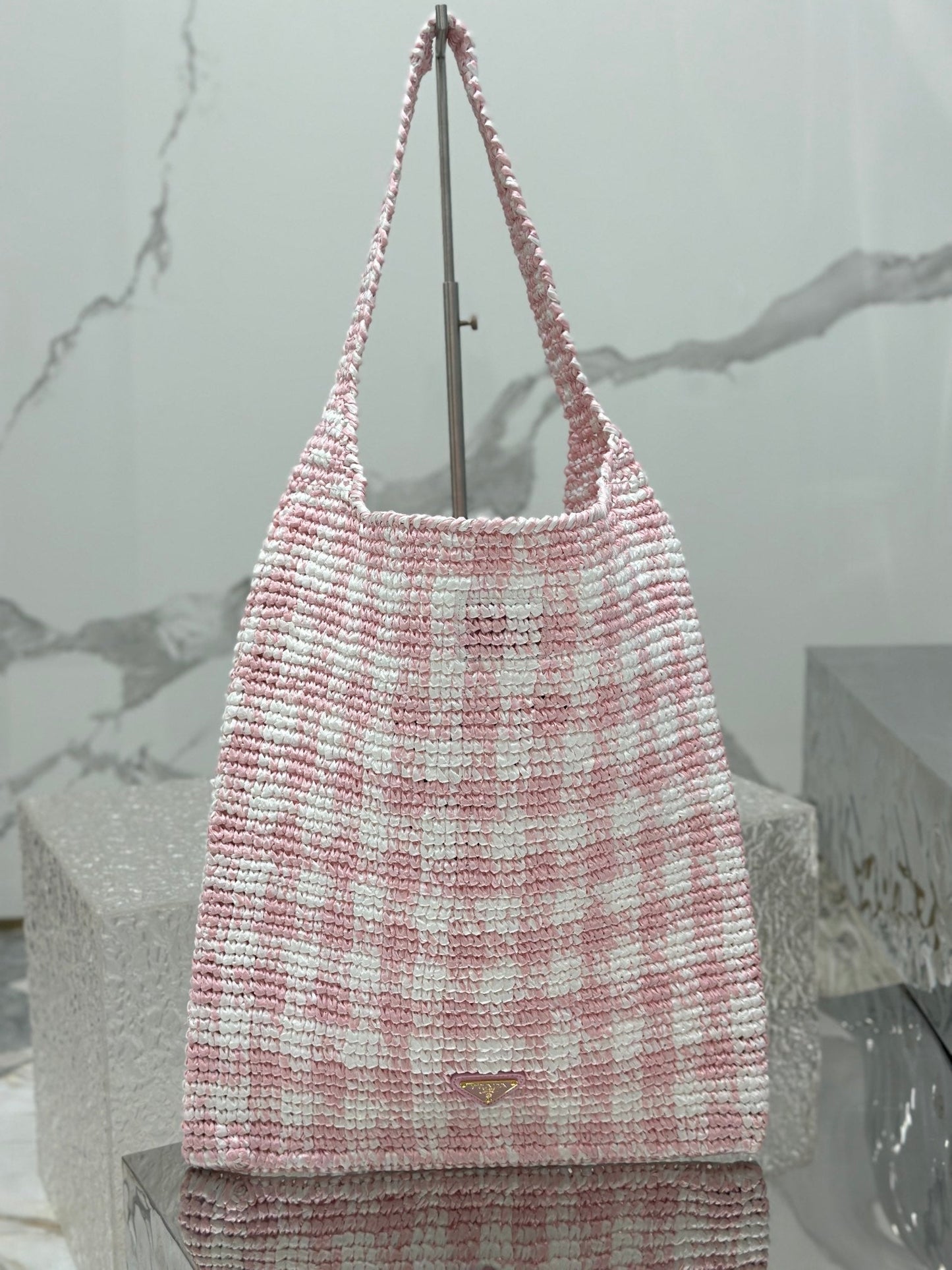 GRAND SAC CABAS 45 EN RAPHIA TISSÉ ROSE, BLANC ET NOIR