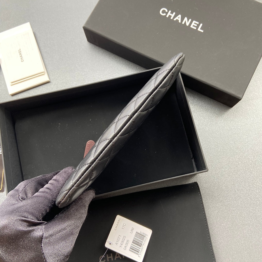 cc ジップウォレット 20cm ブラック キルティングカーフスキン ゴールド金具