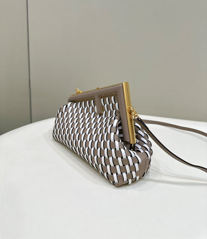 FENDI 26 FIRST SMALL EN CUIR DE VEAU BLANC MÉLANGÉ MARRON BRUN AVEC ACCESSOIRES ARGENTÉS