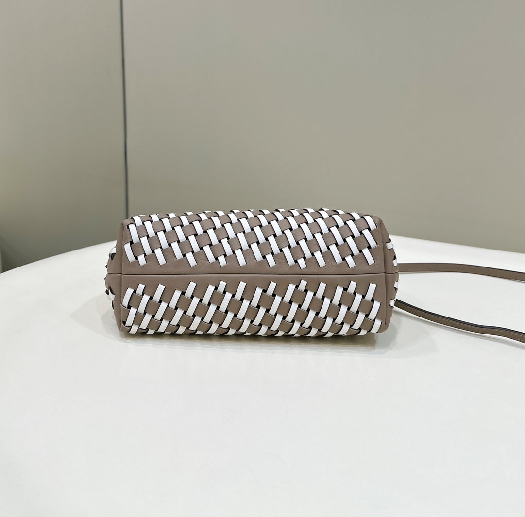FENDI 26 FIRST SMALL EN CUIR DE VEAU BLANC MÉLANGÉ MARRON BRUN AVEC ACCESSOIRES ARGENTÉS