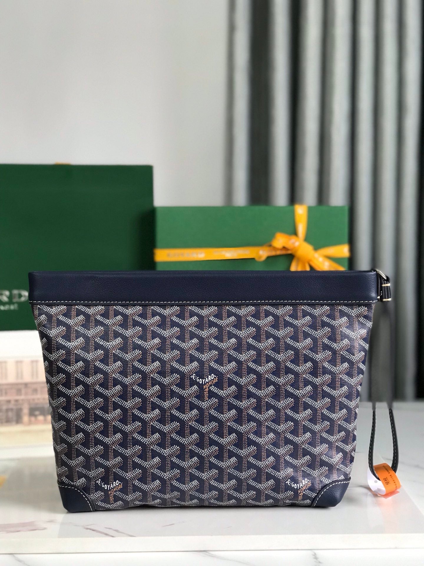 POCHETTE CONTI 24 EN CUIR D'AGNEAU BLEU MARINE ET TOILE GOYARDINE