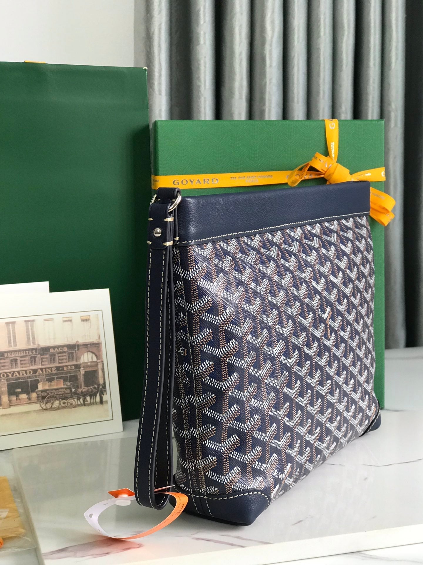 POCHETTE CONTI 24 EN CUIR D'AGNEAU BLEU MARINE ET TOILE GOYARDINE