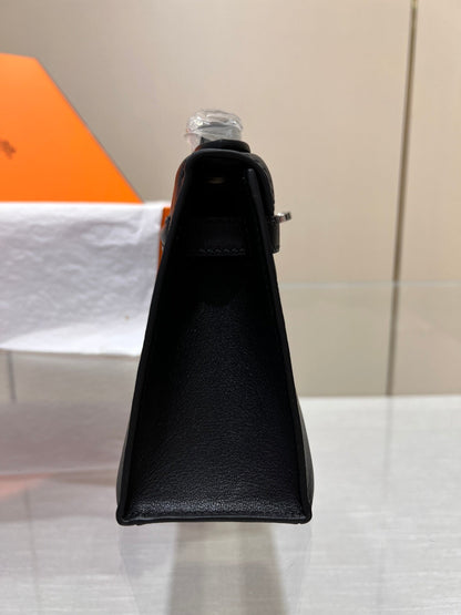 HM ケリー ポシェット 22cm ブラック スイフト シルバー金具